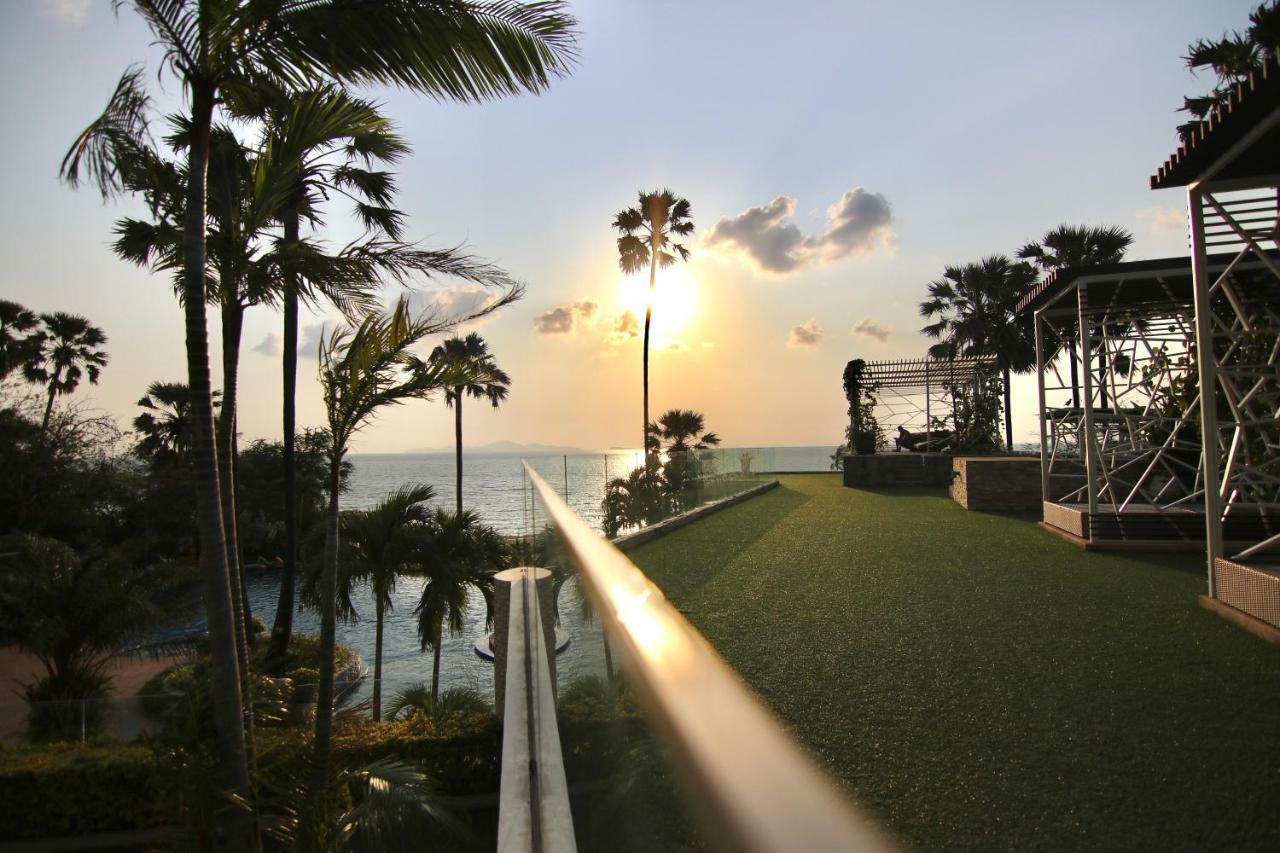 Luxurious Beachfront Pattaya Exteriér fotografie