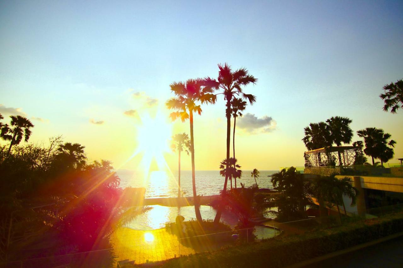 Luxurious Beachfront Pattaya Exteriér fotografie