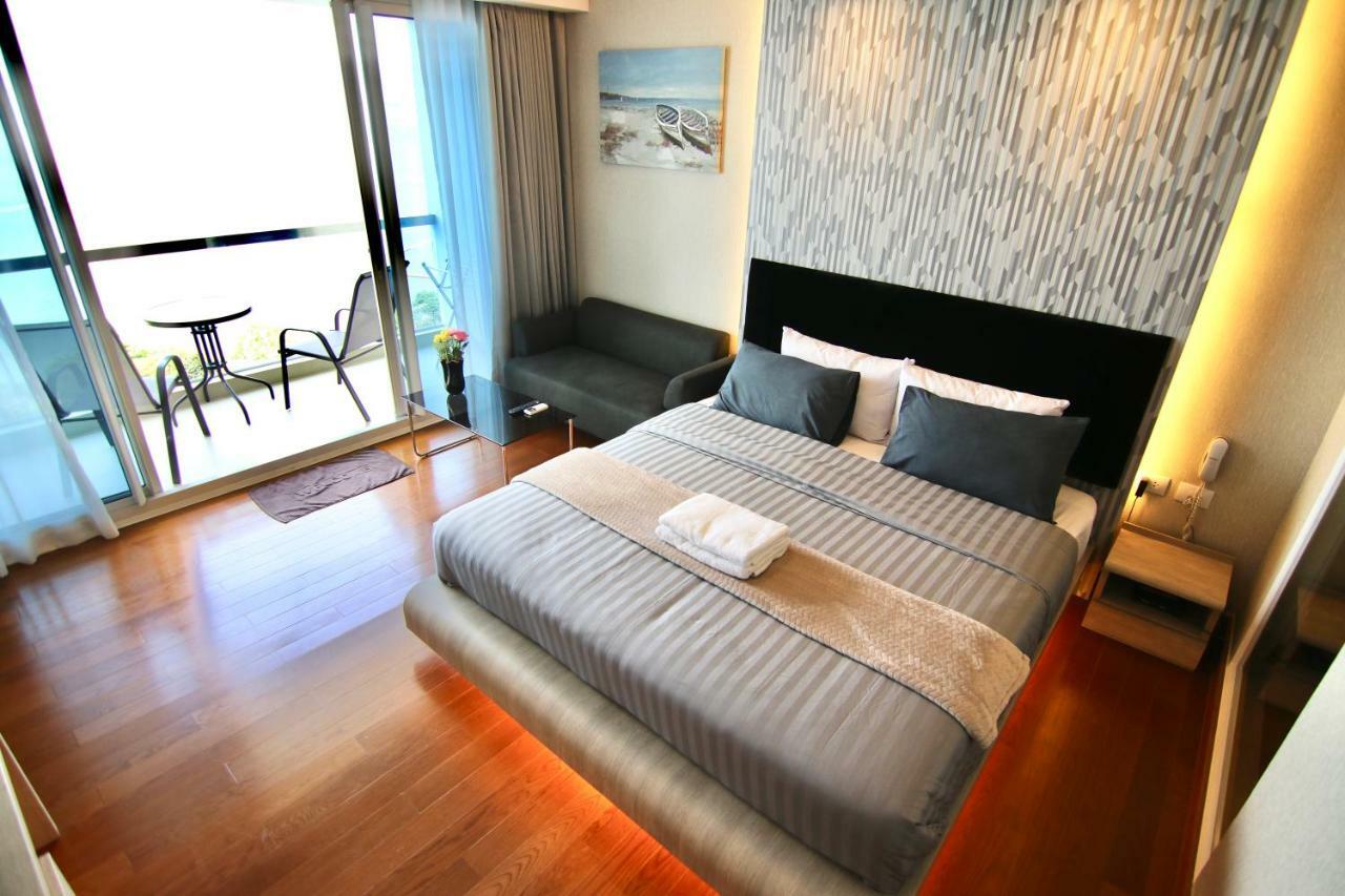 Luxurious Beachfront Pattaya Exteriér fotografie